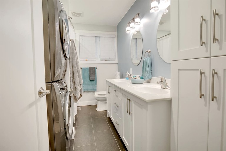 Cottages (Canada, Leamington, Ontario)