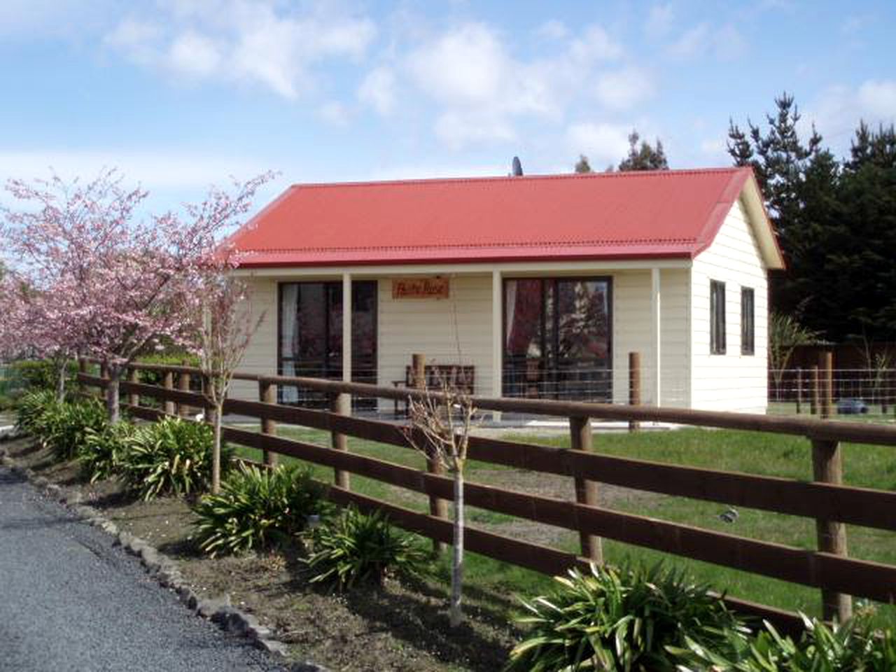Cottages (Brighton, South Island, New Zealand)