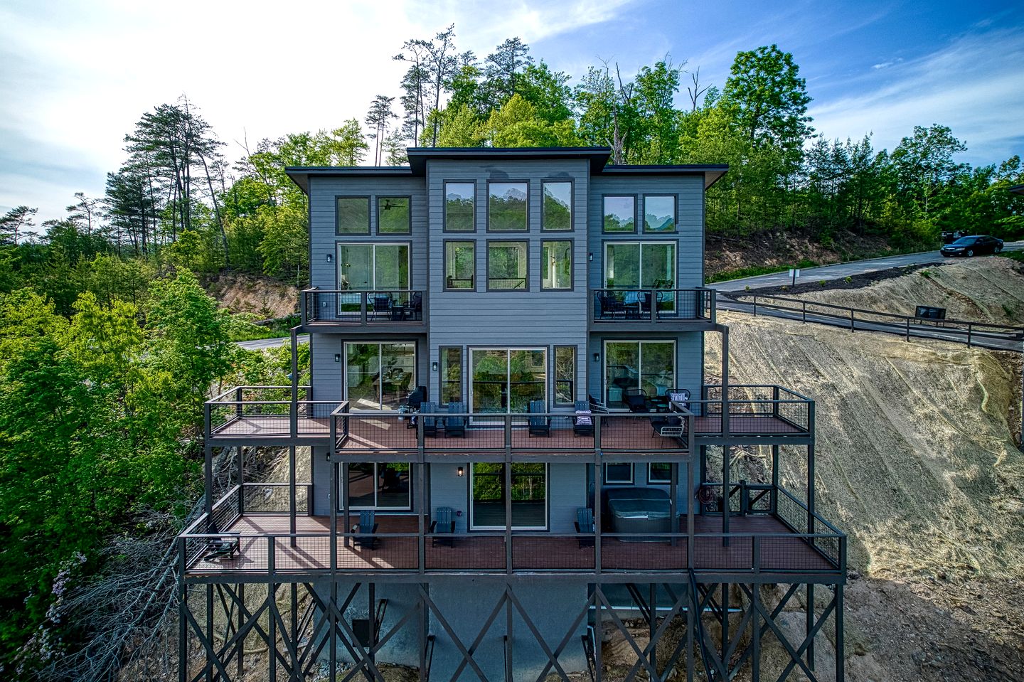 Spectacular Modern Cabin with Indoor Swimming Pool and Barbecue in Sevierville, Tennessee