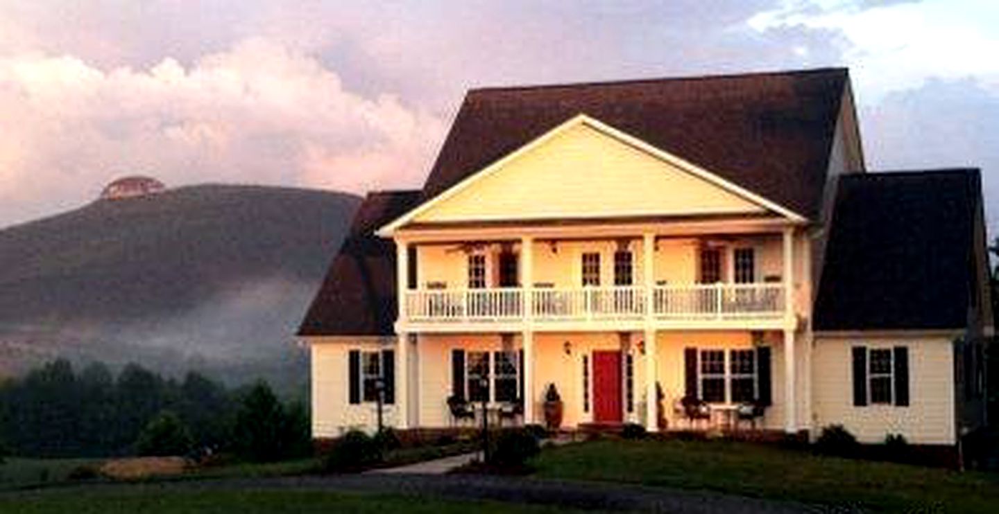 Nature Lodges (Pinnacle, North Carolina, United States)