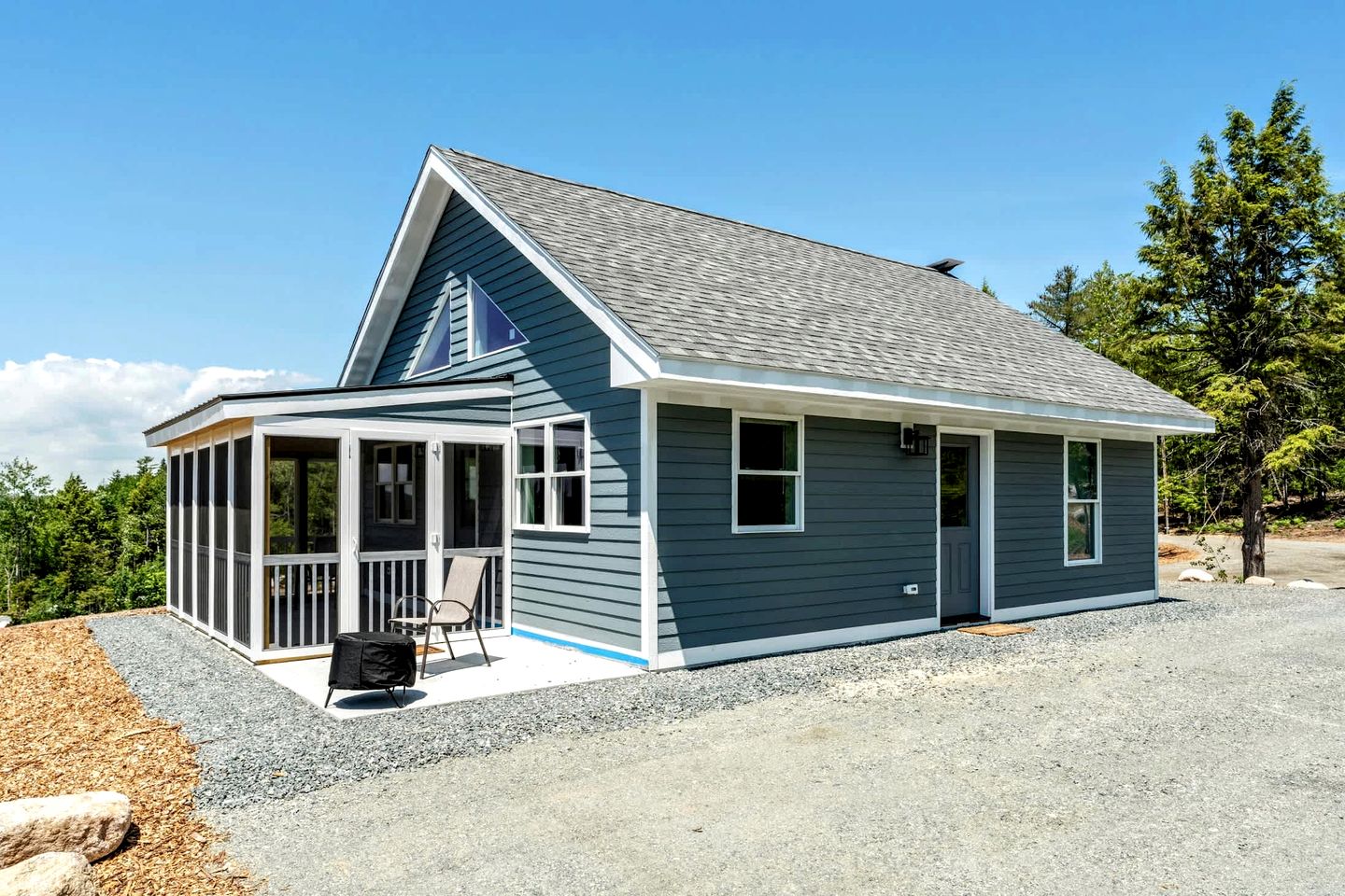 Cabins (United States of America, Sullivan, Maine)