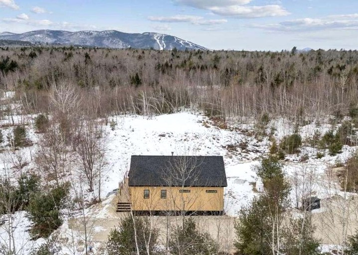 Cabins (United States of America, Bridgton, Maine)