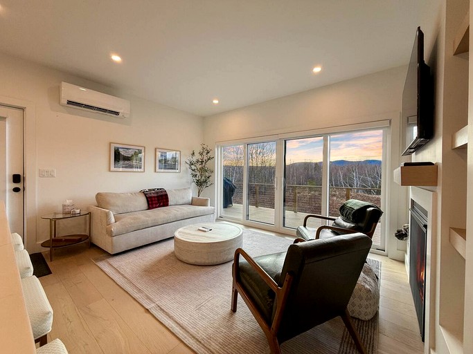 Cabins (United States of America, Bridgton, Maine)