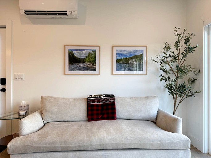 Cabins (United States of America, Bridgton, Maine)