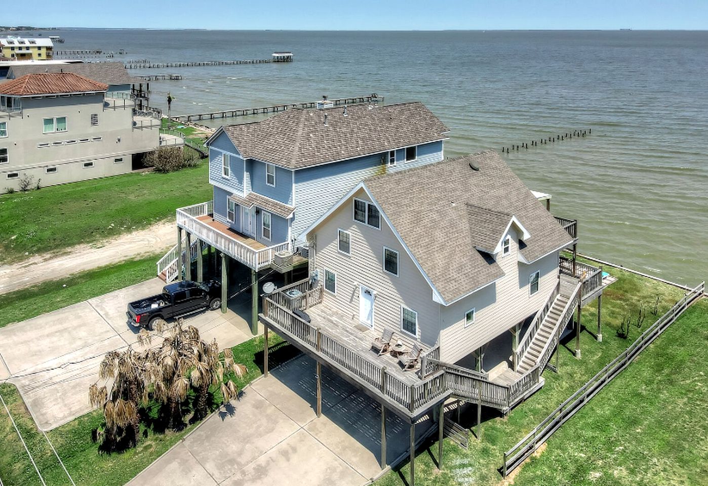 Beautiful Waterfront Home with Amazing Views from the Spacious Deck near Kemah Boardwalk in Seabrook, Texas