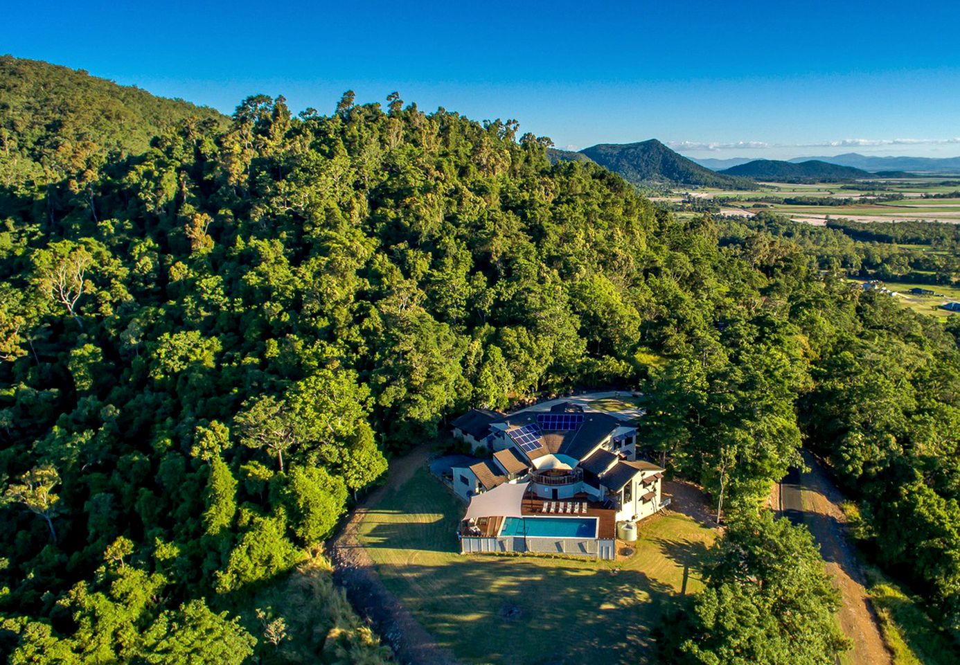Nature Lodges (Airlie Beach, Queensland, Australia)