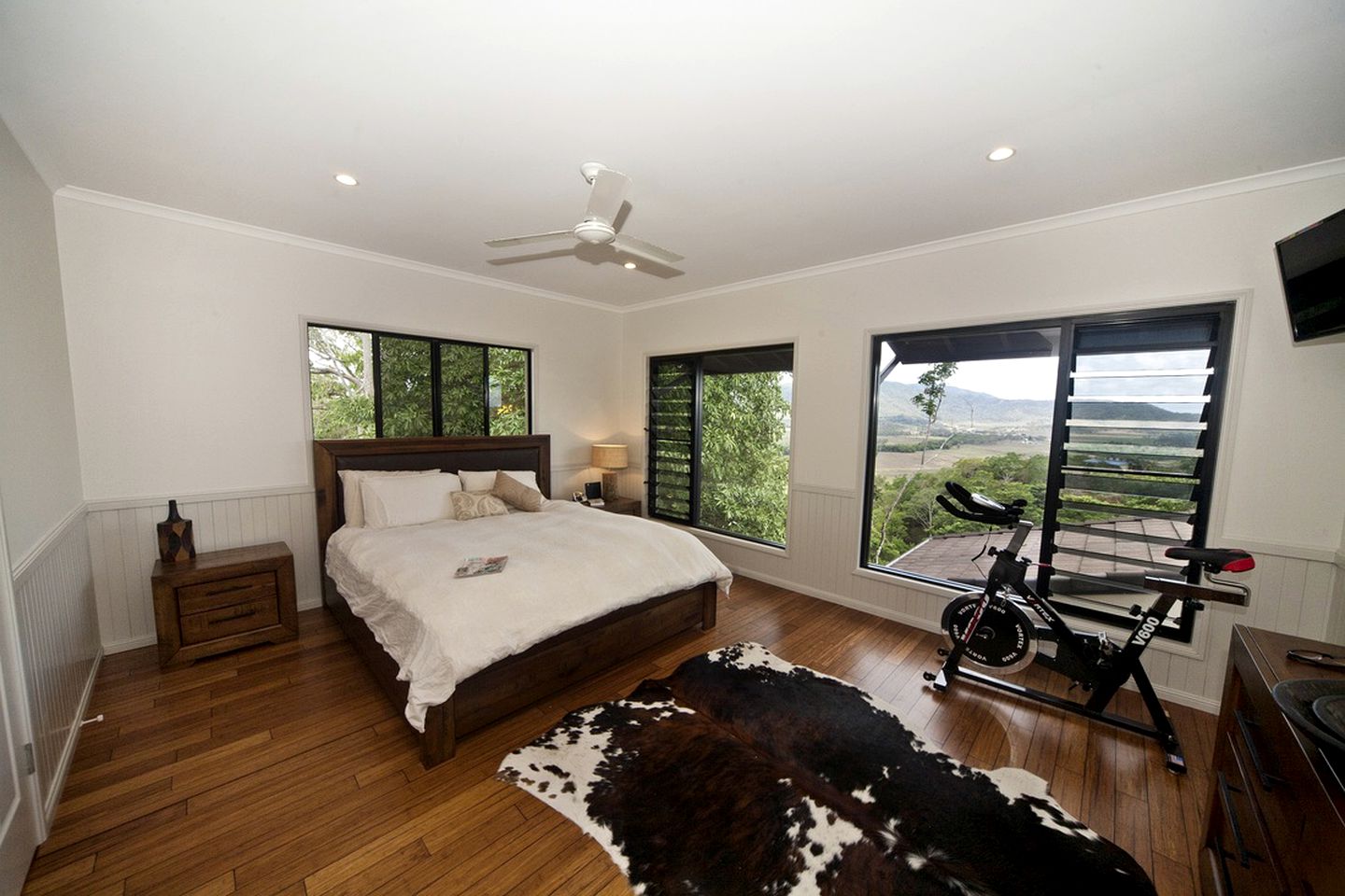 Nature Lodges (Airlie Beach, Queensland, Australia)