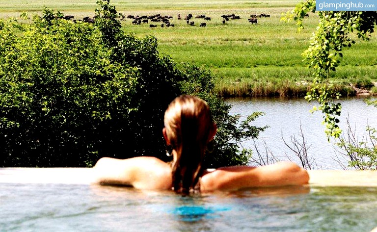 Villas (Serondela, North-East District, Botswana)