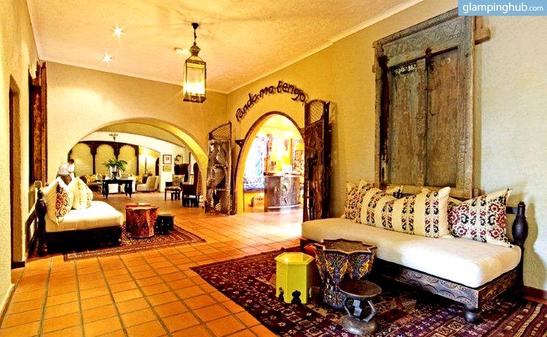 Villas (Serondela, North-East District, Botswana)