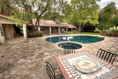 Luxury villa accommodations in Brenham, Texas