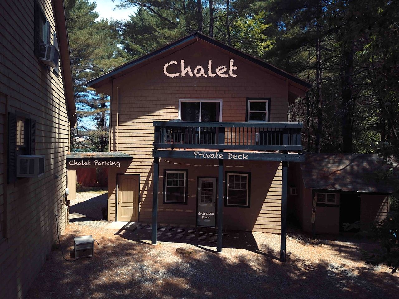 Cabins (United States of America, Belgrade, Maine)