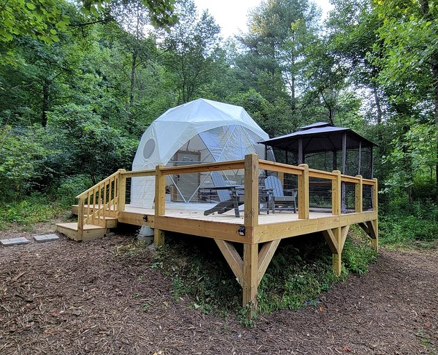 Domes (United States of America, Purlear, North Carolina)