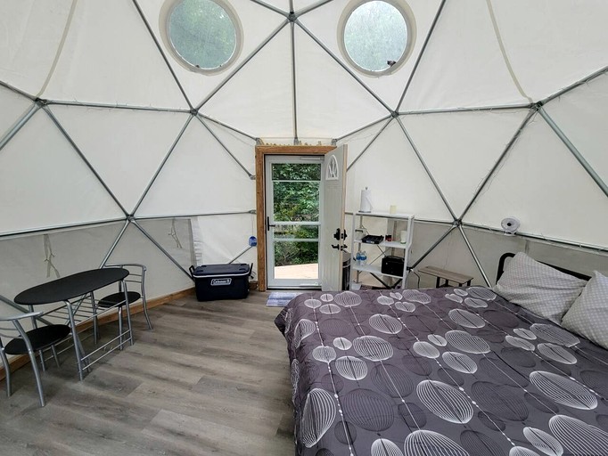 Domes (United States of America, Purlear, North Carolina)