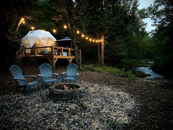 Domes (United States of America, Purlear, North Carolina)