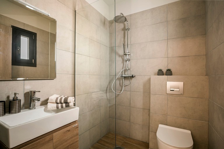 Vacation Rentals (Greece, --, --)