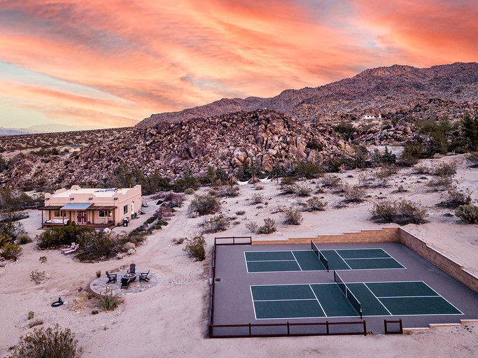 Incredible Vacation Rental with Pickleball Court and Hot-tub in Joshua Tree, California