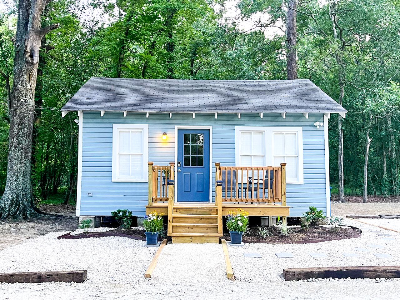 Picturesque Cozy Cottage with Fire Pit Space in Louisiana