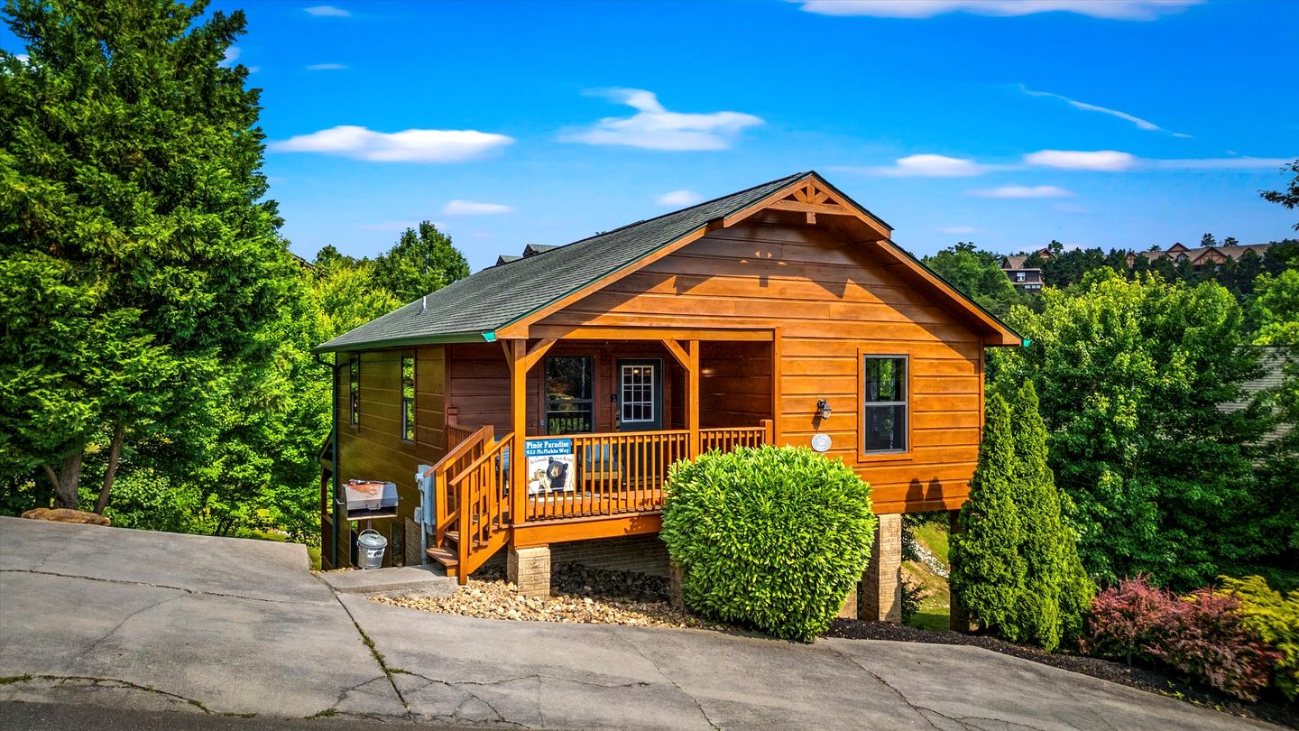 Spacious Mountain Cabin with Hot Tub & Game Room near Downtown Gatlinburg, Tennessee