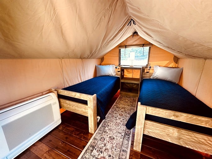 Safari Tents (United States of America, Newport, Tennessee)