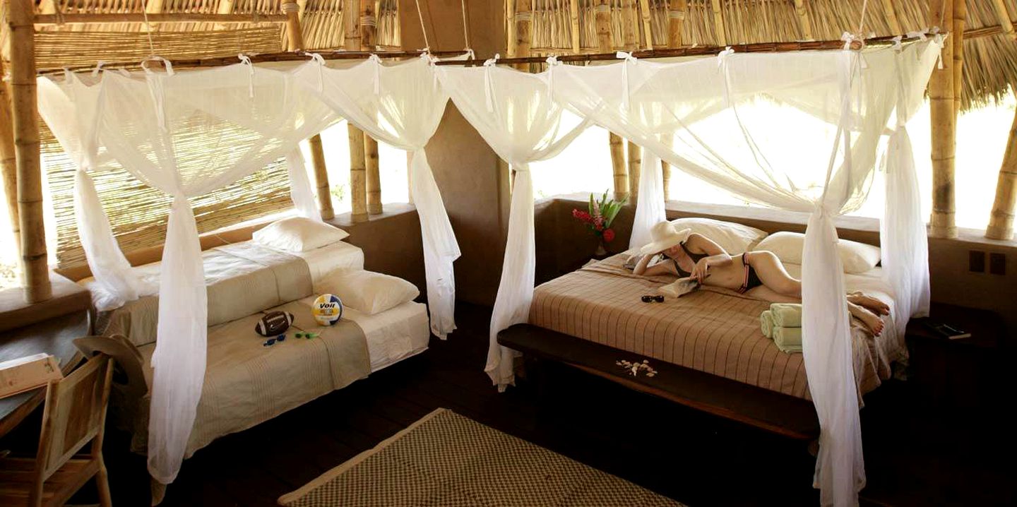 Huts (Zihuatanejo, Guerrero, Mexico)