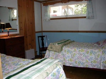 Cabins (South Chatham, Massachusetts, United States)
