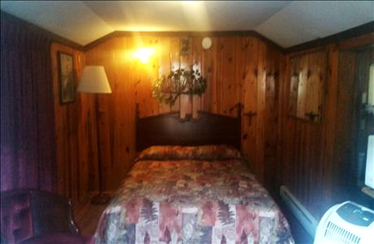 Log Cabins (Lead, South Dakota, United States)