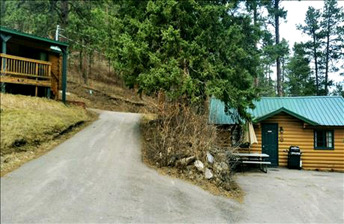 Log Cabins (Lead, South Dakota, United States)