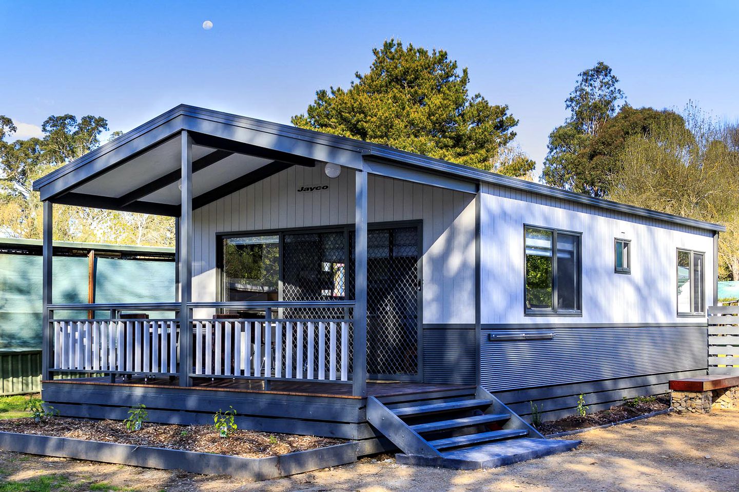 Cabins (Porepunkah, Victoria, Australia)