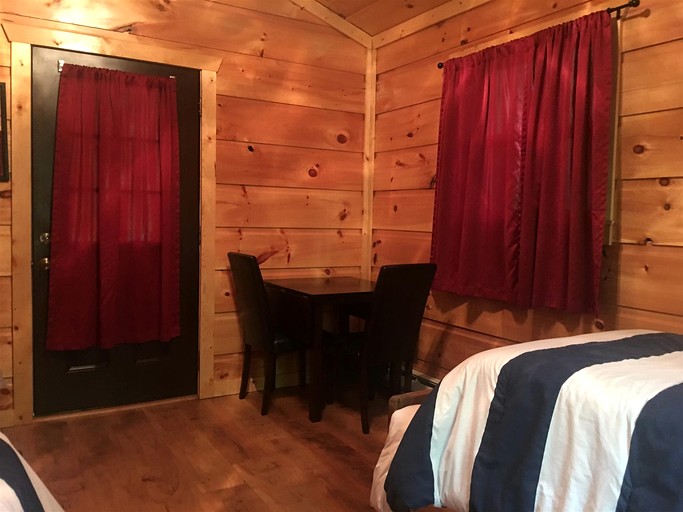 Cabins (United States of America, Monterville, West Virginia)