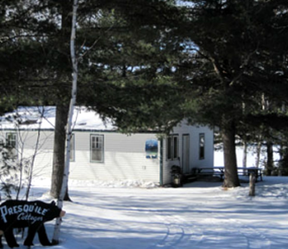 Cottages (Alban, Ontario, Canada)