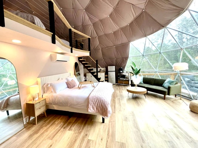 Domes (United States of America, Cadiz, Kentucky)
