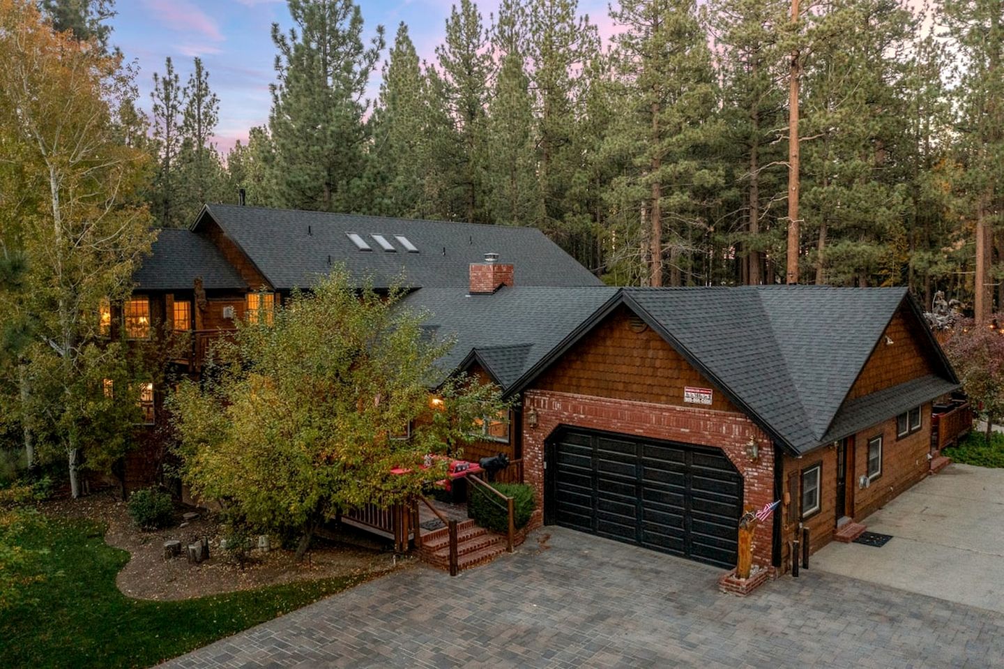 Incredible Cabin with Hot-tub and Fire Pit in Big Bear Lake, California