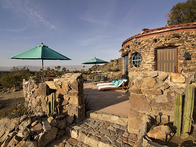 Cabins (Palm Springs , California, United States)