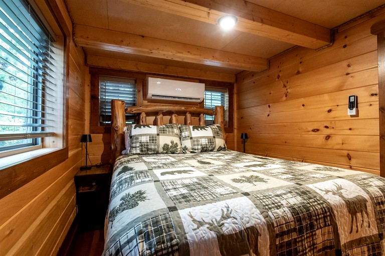 Cabins (United States of America, Marshall, Arkansas)