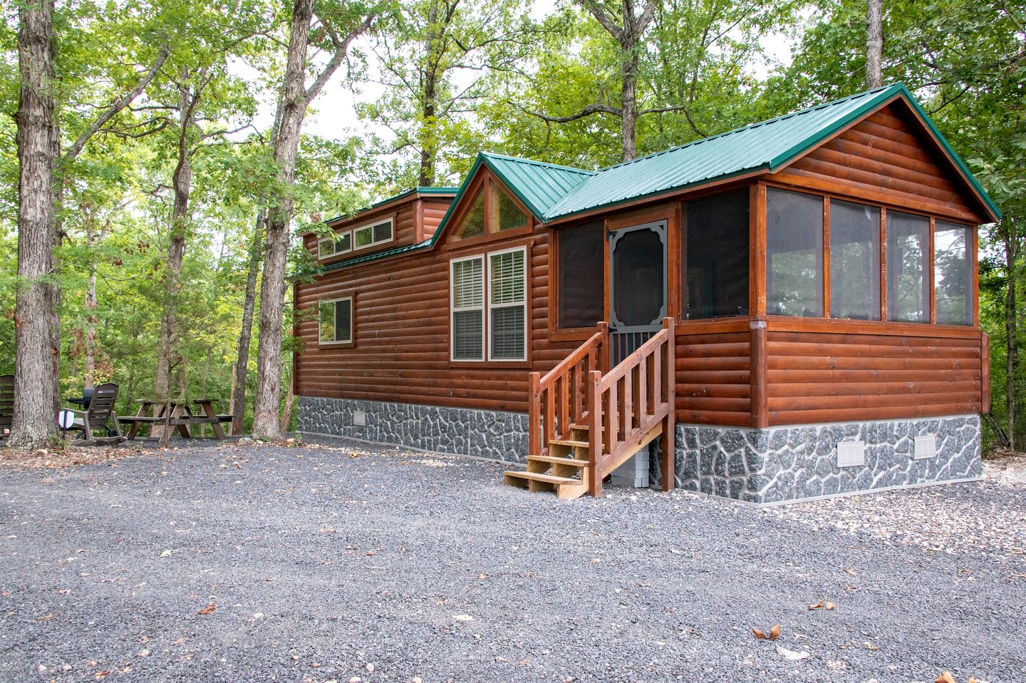 Private Romantic Cabin with Mountain Views and Covered Porch in Arkansas