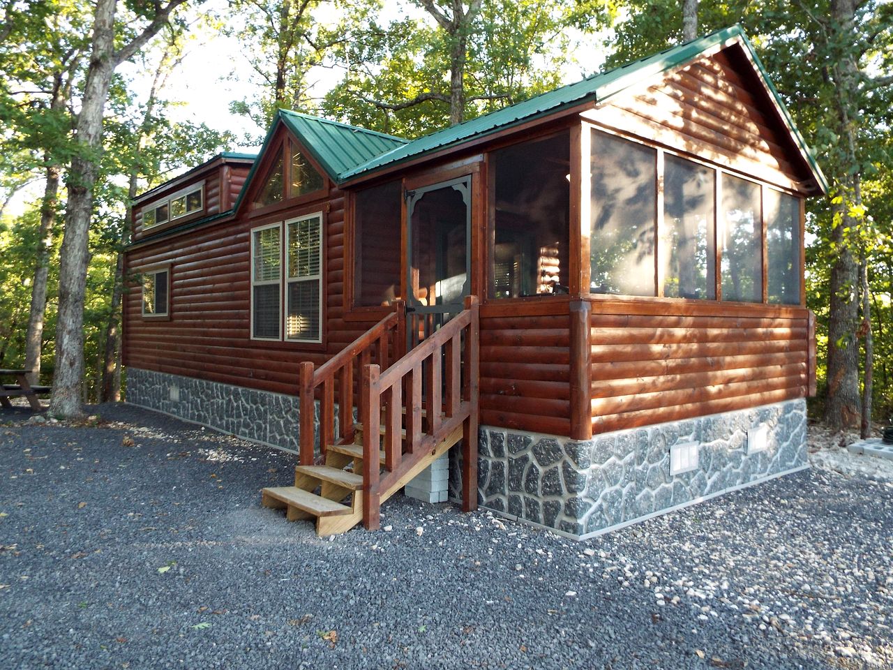 Private Romantic Cabin with Mountain Views and Covered Porch in Arkansas