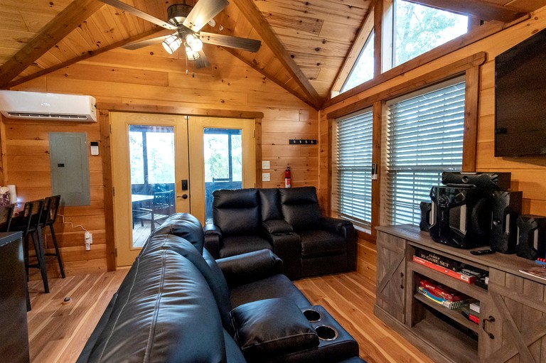 Cabins (United States of America, Marshall, Arkansas)
