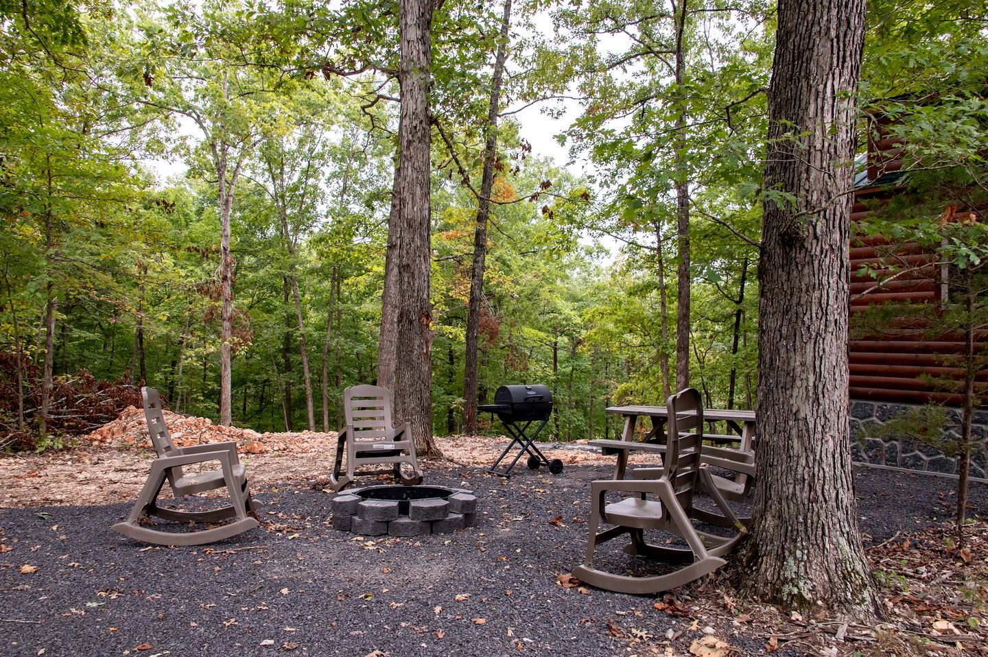 Private Romantic Cabin with Mountain Views and Covered Porch in Arkansas
