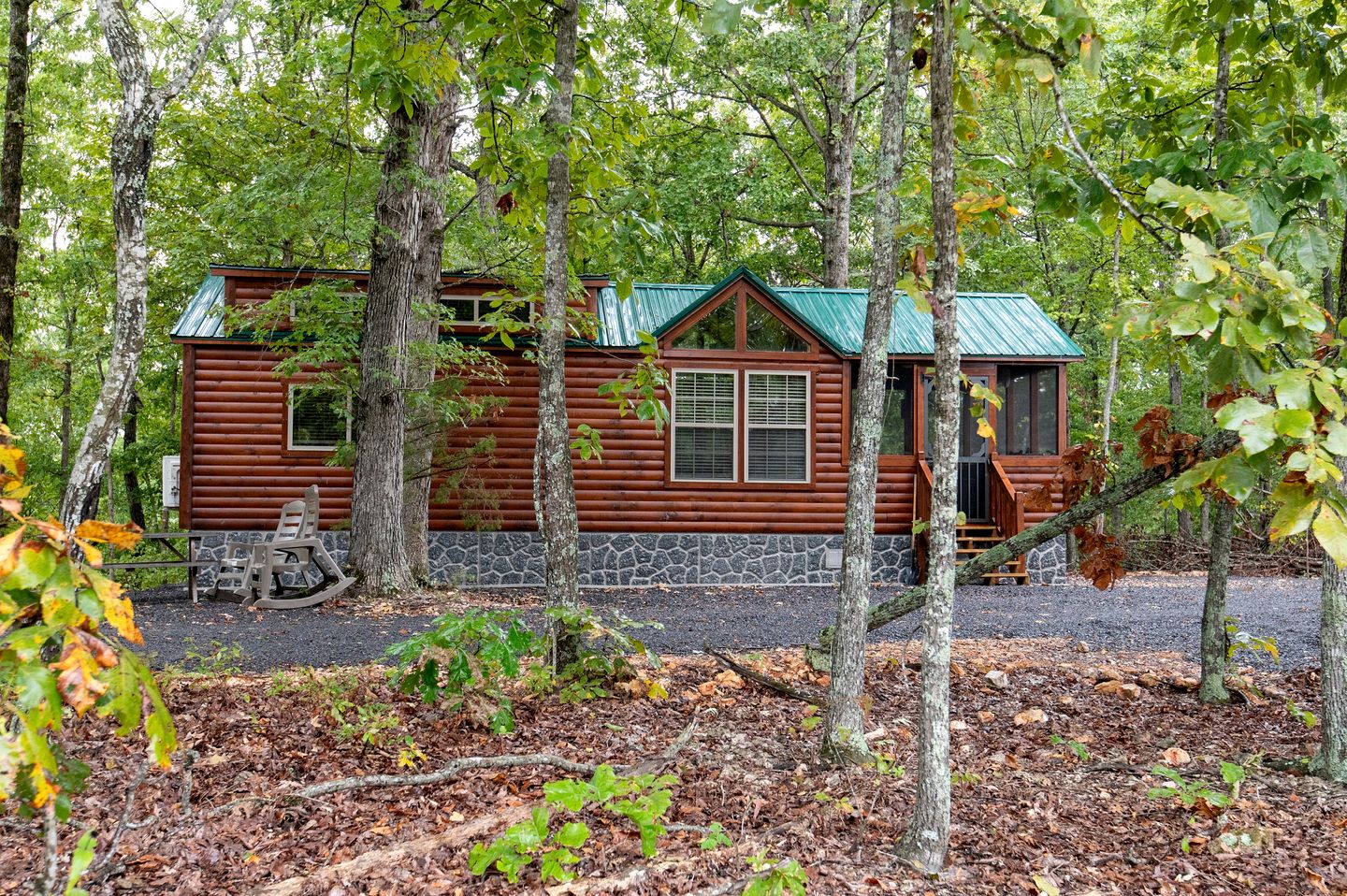Private Romantic Cabin with Mountain Views and Covered Porch in Arkansas