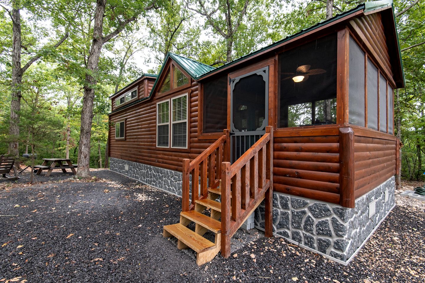 Private Romantic Cabin with Mountain Views and Covered Porch in Arkansas