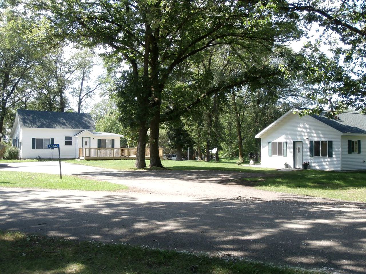 Cabins (Frazee, Minnesota, United States)