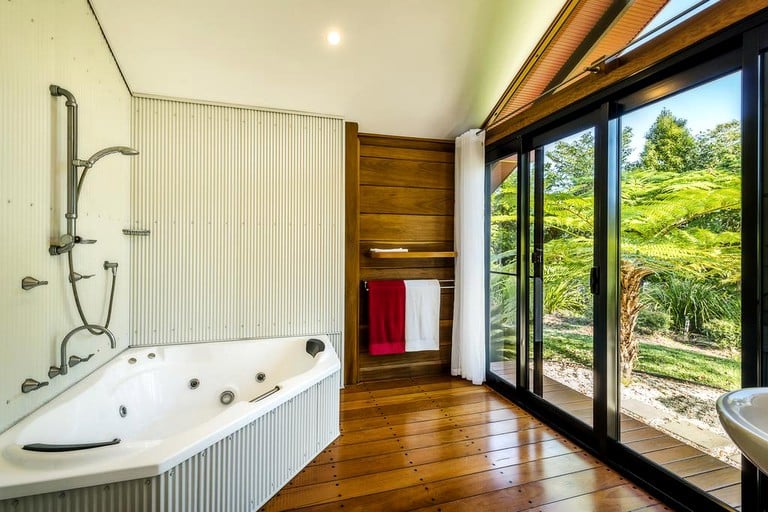 Cabins (Bellingen, New South Wales, Australia)