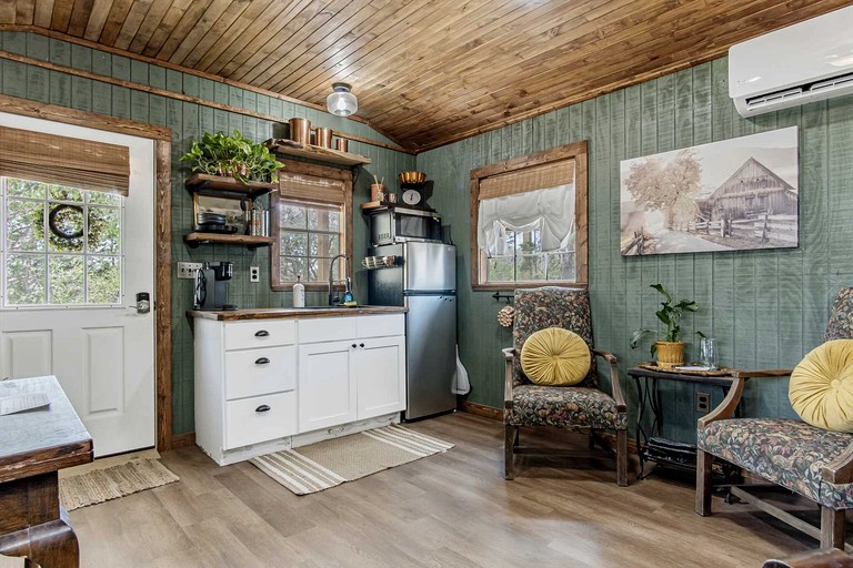 Cute Secluded Cabin Ideal for Nature Lovers in Texas | Cabins (Bandera, Texas, United States of America)