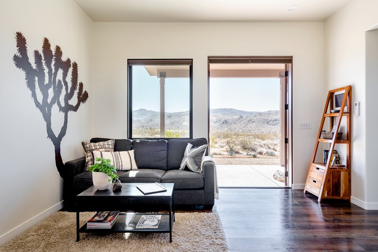 Wonderful Cottage with Hot-tub and Fire Pit in Joshua Tree, California