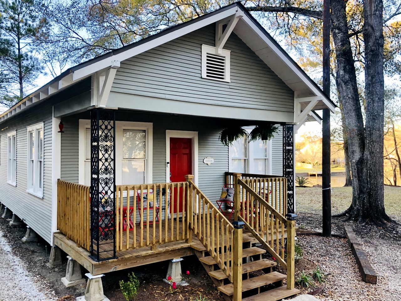 Quaint Cute Cottage Fully Equipped in Louisiana