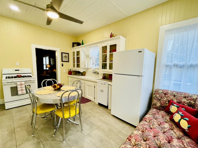 Cottages (United States of America, Lafayette, Louisiana)