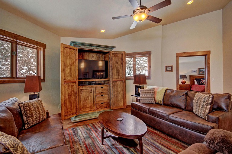 Cabins (Breckenridge, Colorado, United States)