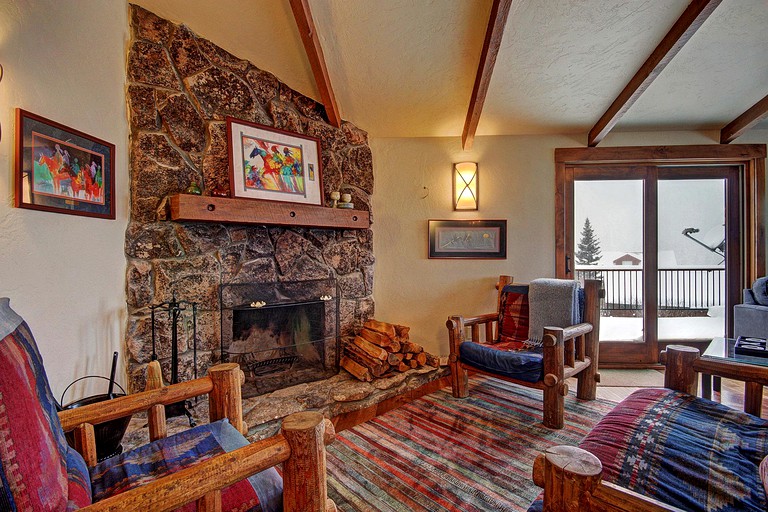 Cabins (Breckenridge, Colorado, United States)