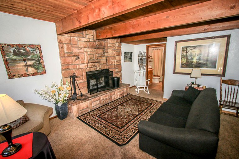 Cottages (Big Bear Lake, California, United States)