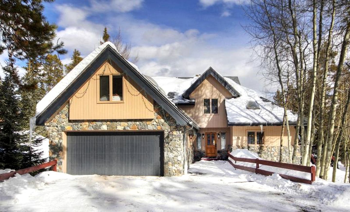 Cabins (Breckenridge, Colorado, United States)